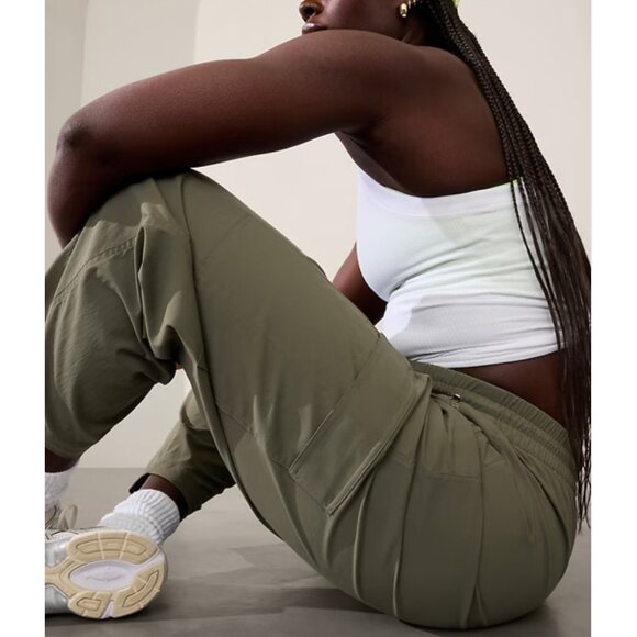 Athleta M Cascade Cargo Poplin Pant Moss Medium - Picture 2 of 5